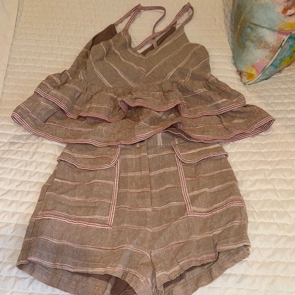 Gianni Bini Other - Gianni Bini linen Beige and Red Striped set